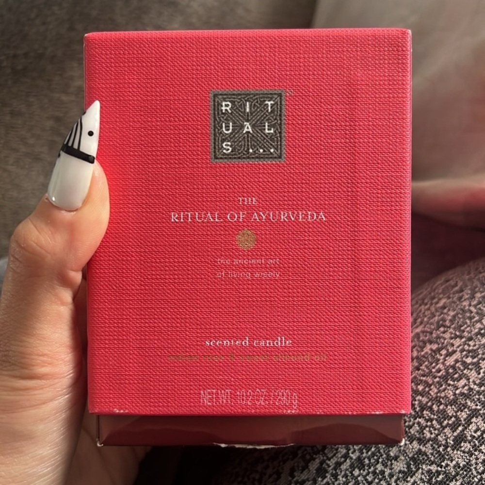 RITUAL OF AYURVEDA Indian Rose and Sweet Almond Oil scented candle New in box - Picture 2 of 5